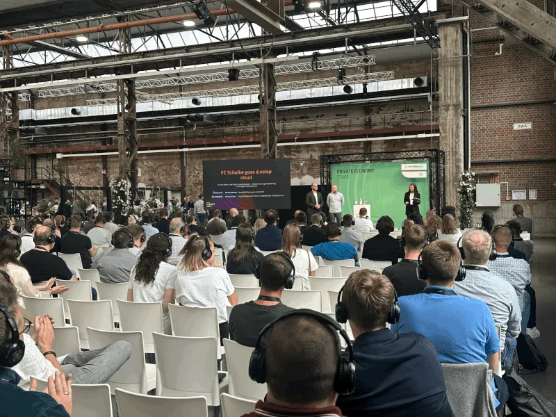 Vortrag auf dem d.velop summit 2025 mit FC Schalke 04